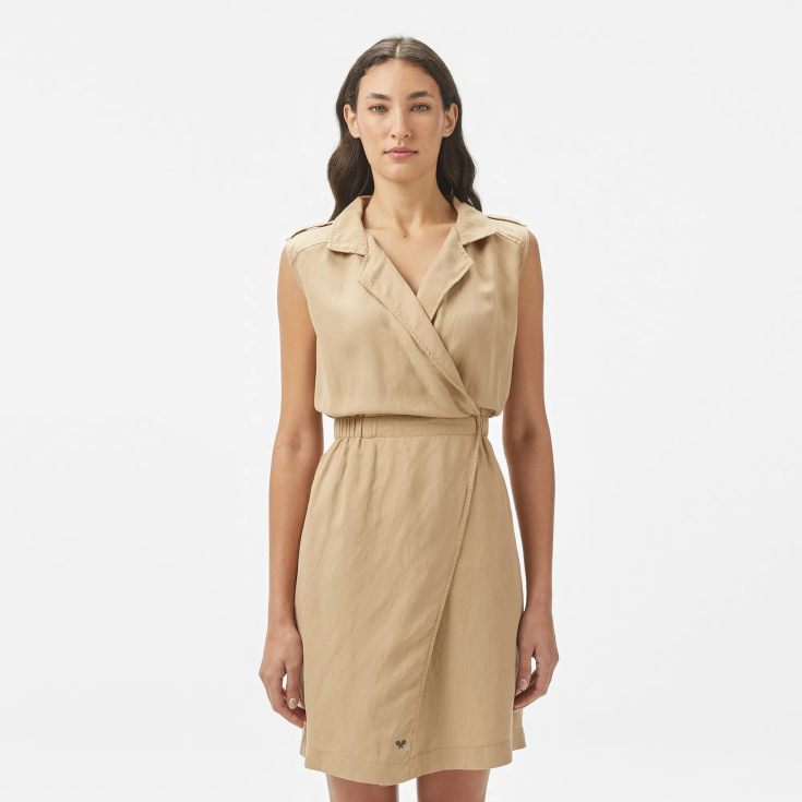 Женское платье Lacoste